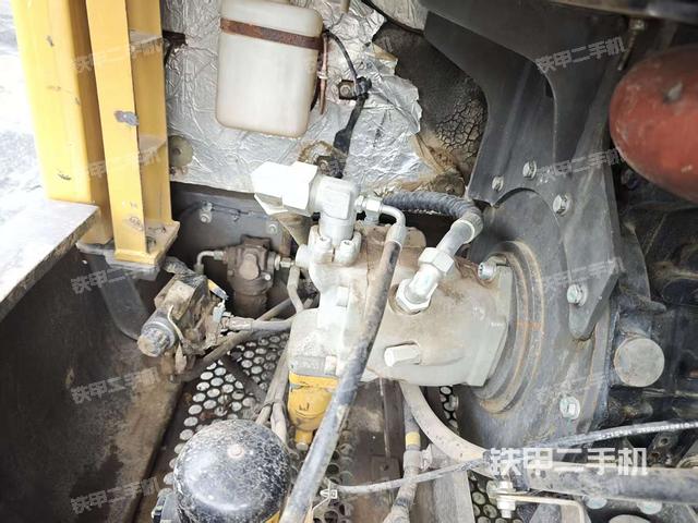 液壓泵艙室正面整體（整機(jī)外觀）