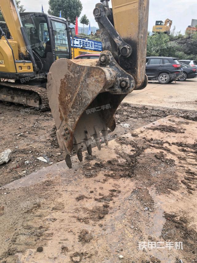 小臂整体左后（工作和回转装置）