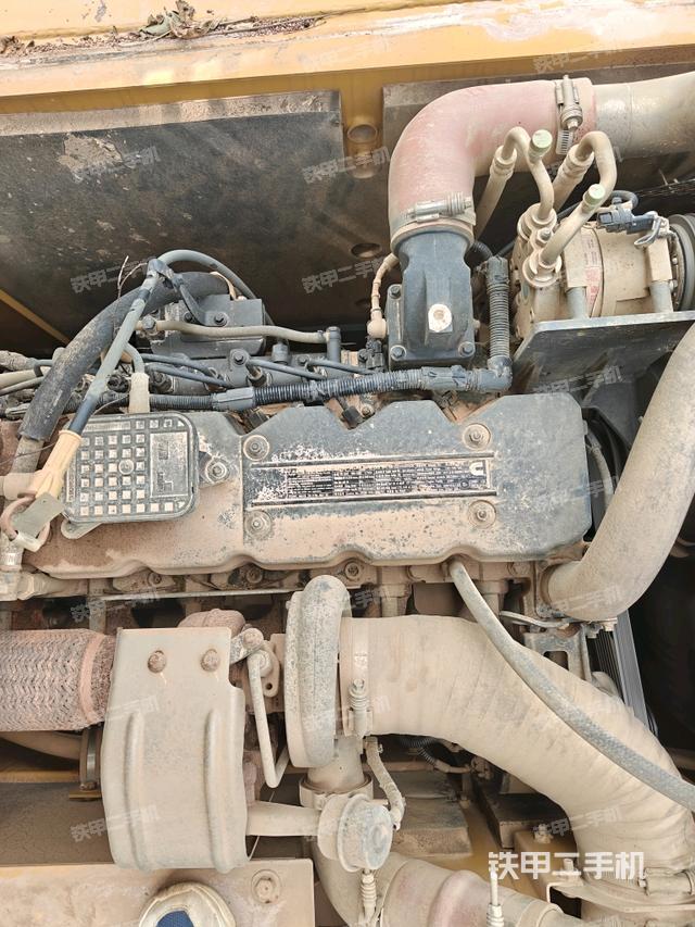 氣門室蓋螺絲特寫（上車部件）