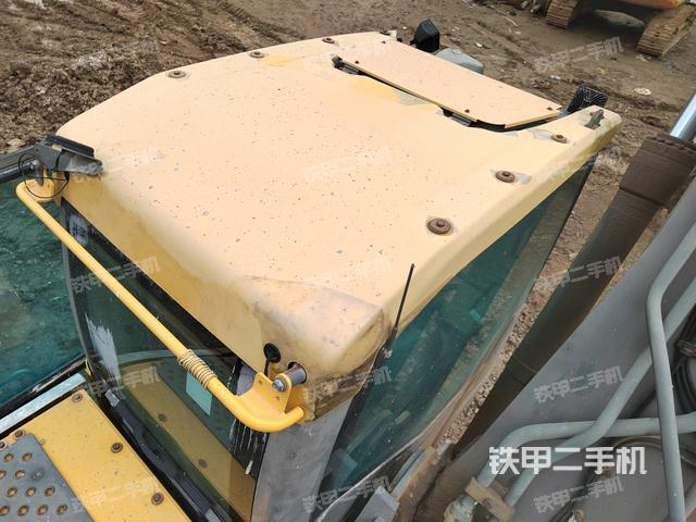 駕駛室頂部（整機外觀）