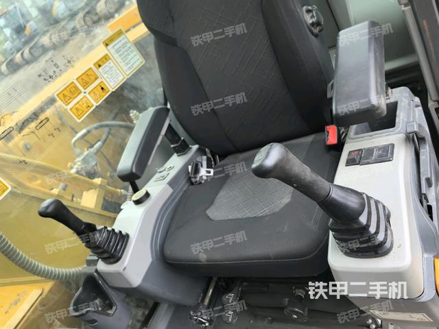 座椅后部（驾驶室部分）