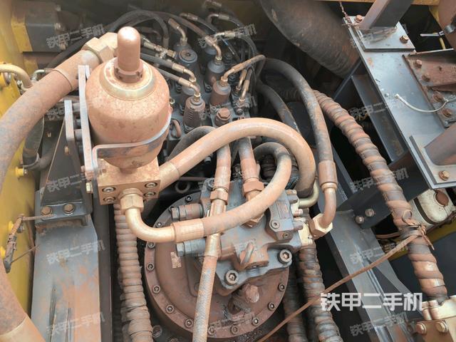 發(fā)動(dòng)機(jī)室（上車部件）