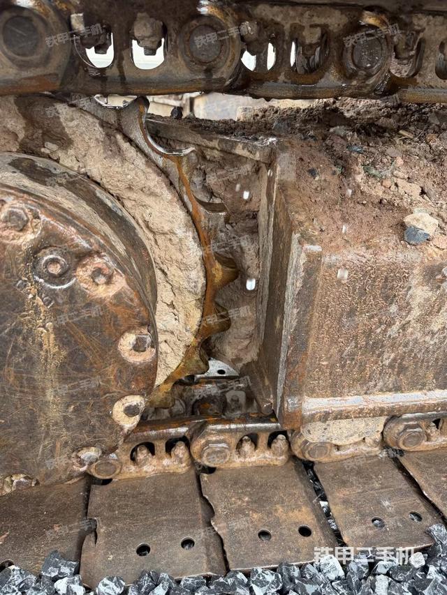 右驱动轮（行走机构）