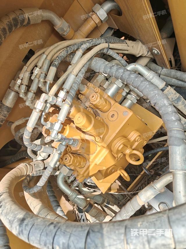 发动机室（上车部件）