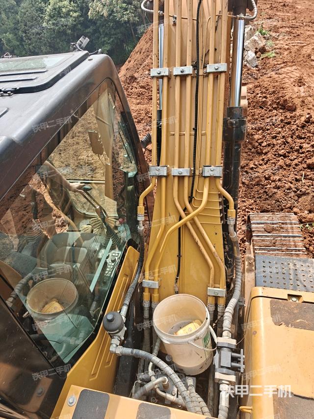 大臂根部 斜视（工作和回转装置）