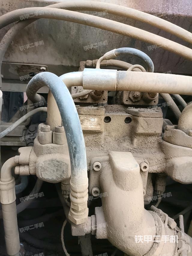 液壓泵艙室正面整體（整機(jī)外觀）