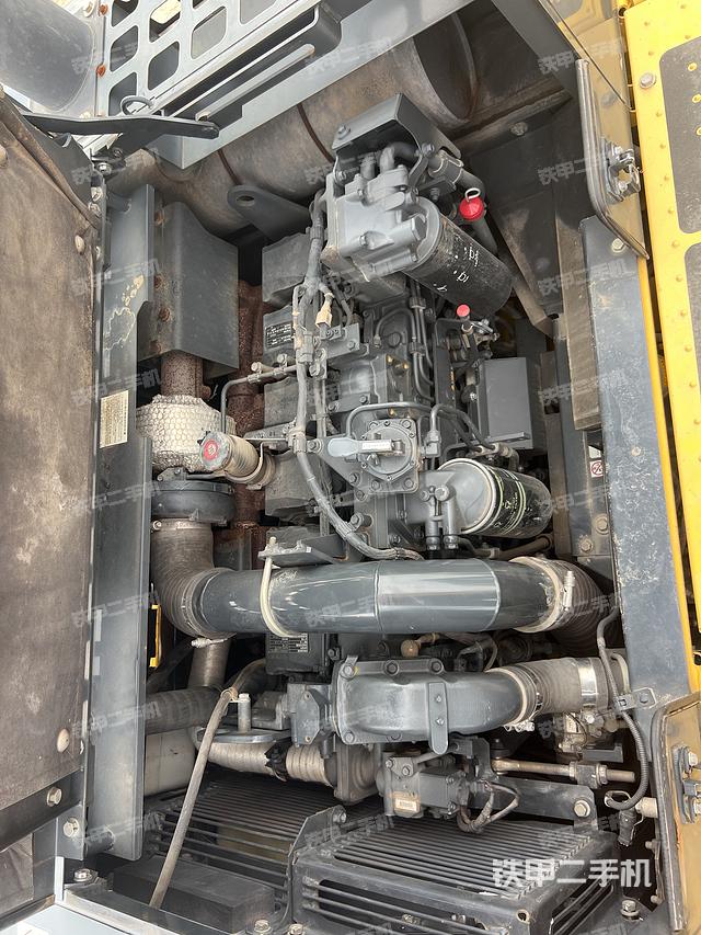 发动机整体俯视(整机外观) 发动机整体俯视(整机外观)