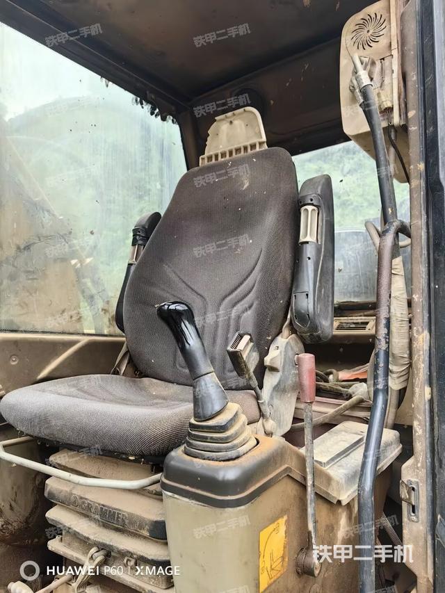 驾驶室整体（整机外观）