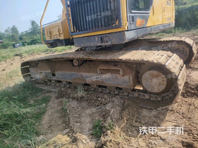 單側(cè)履帶整體（整機(jī)外觀）