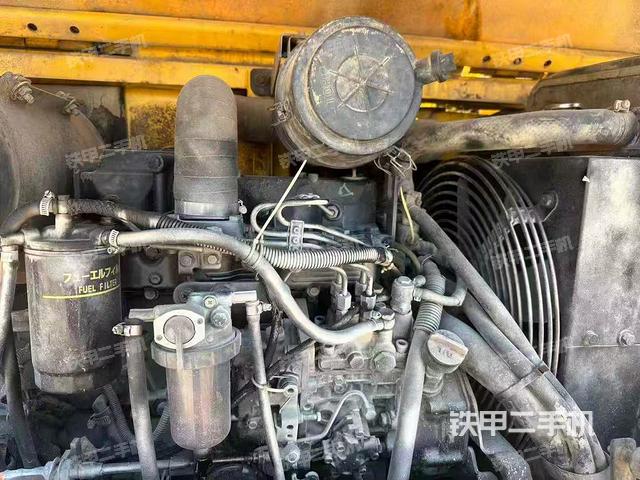 回转马达和主控阀（整机外观）