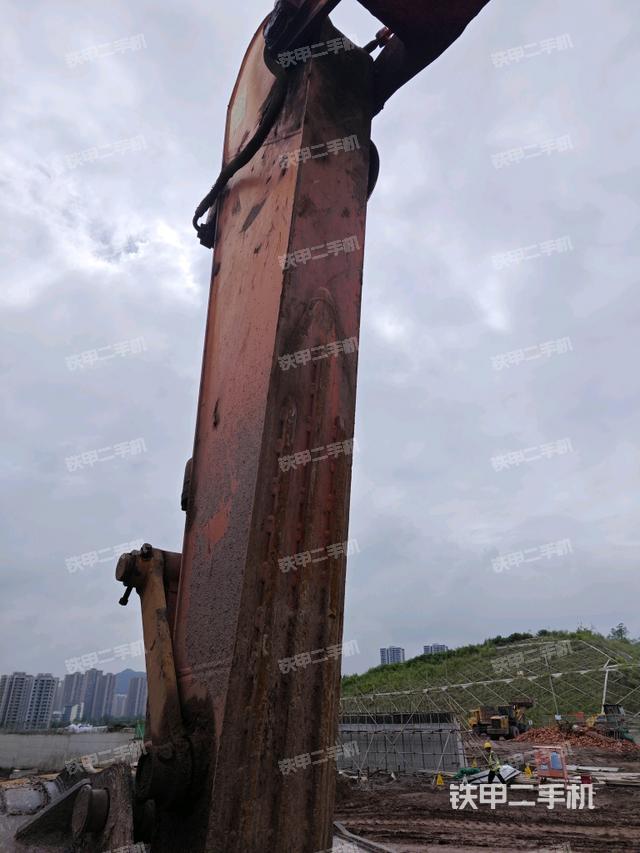 小臂整体左后（工作和回转装置）