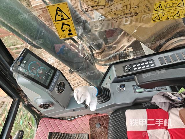 驾驶室整体（整机外观）