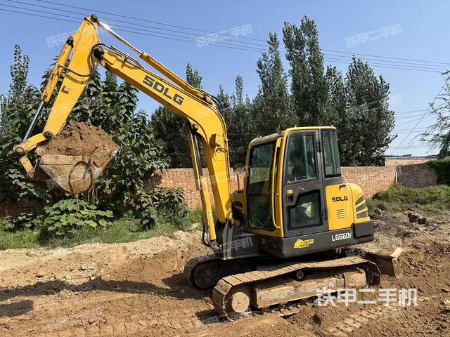 駕駛室整體（整機(jī)外觀）