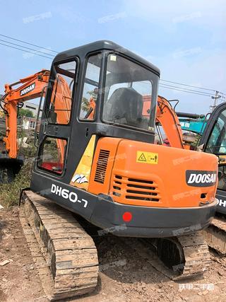 鬥山DX55-9C挖掘機实拍圖片