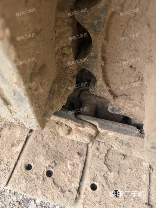 左驅(qū)動(dòng)輪（行走機(jī)構(gòu)）