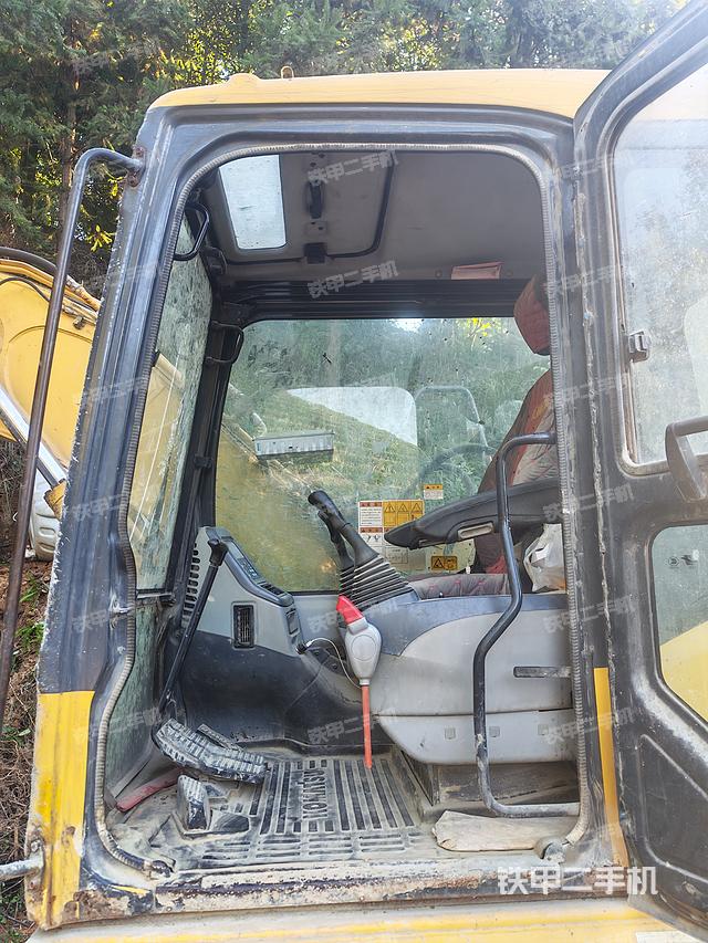 驾驶室整体（整机外观）