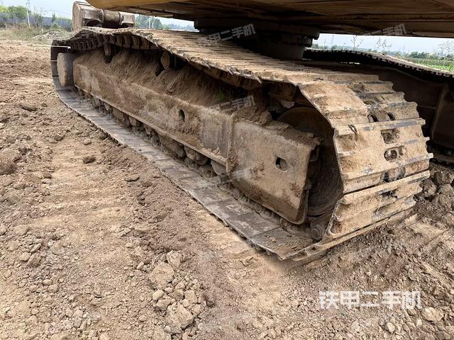 单侧履带整体（整机外观）