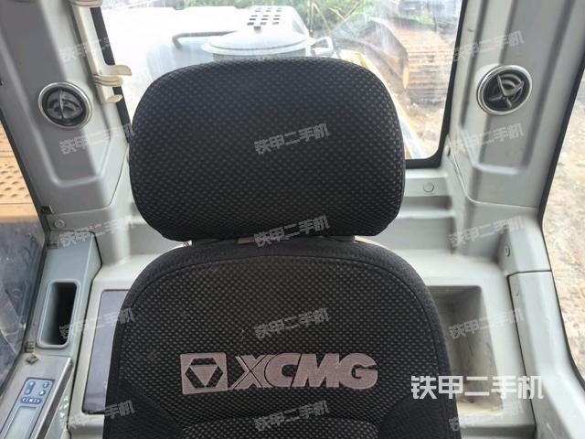 后窗玻璃角標（駕駛室部分）