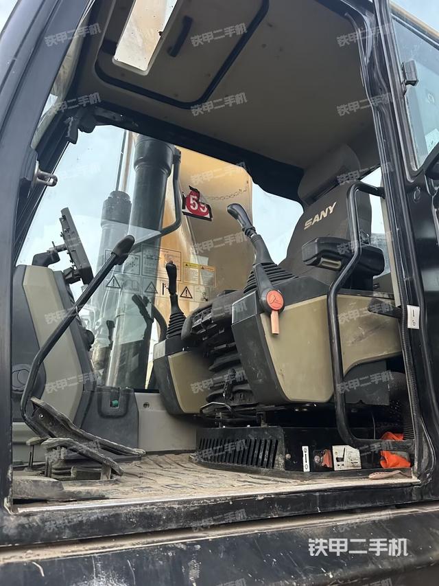 驾驶室整体（整机外观）