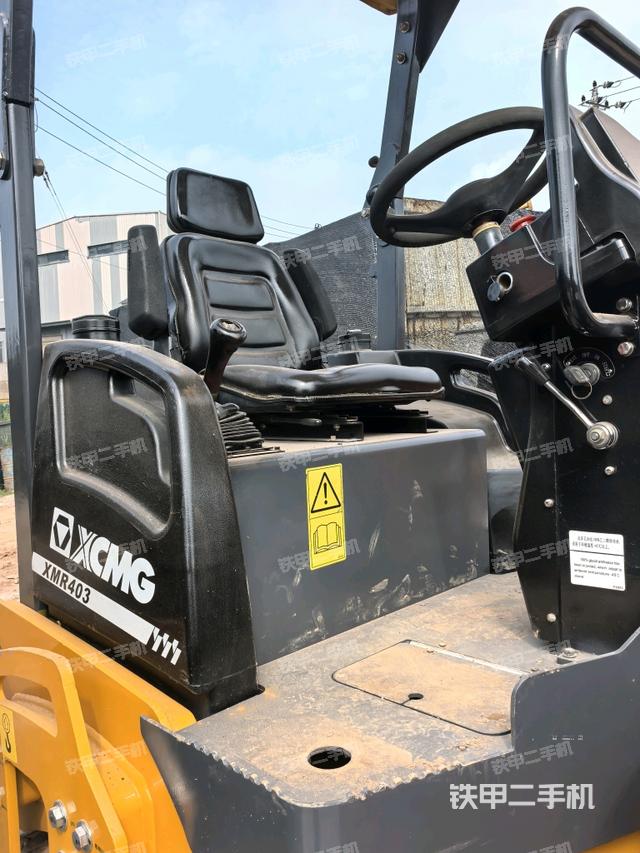 驾驶室外顶全景（压路机驾驶室）