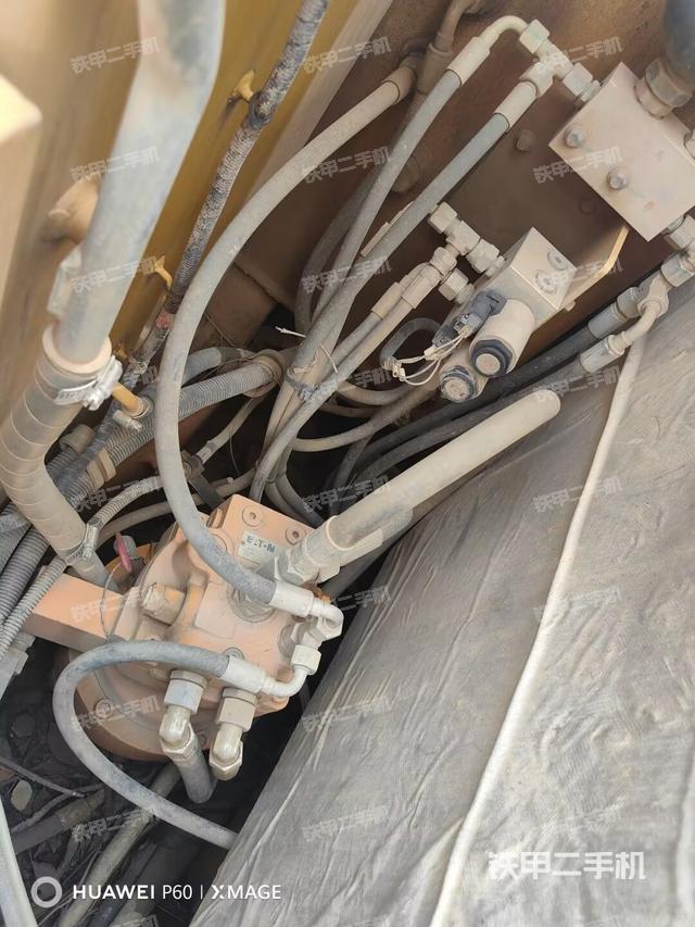 液壓泵艙室正面整體（整機(jī)外觀）