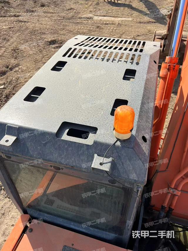 駕駛室頂部（整機(jī)外觀）