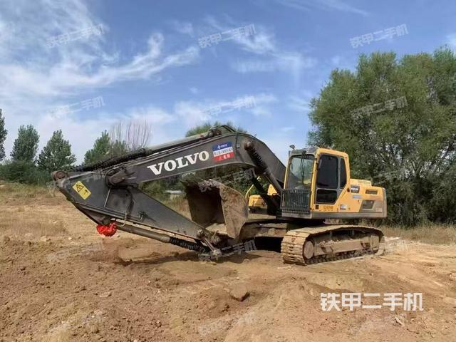 沃尔沃EC240BLC挖掘机