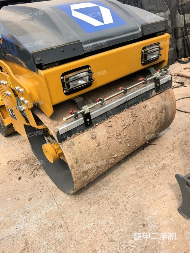 正左侧（压路机整机外观）