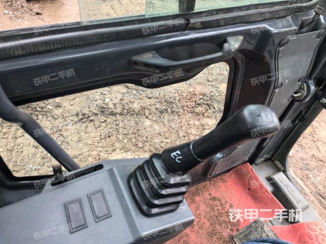 座椅左側控制臺/音響/含左手柄（駕駛室部分）