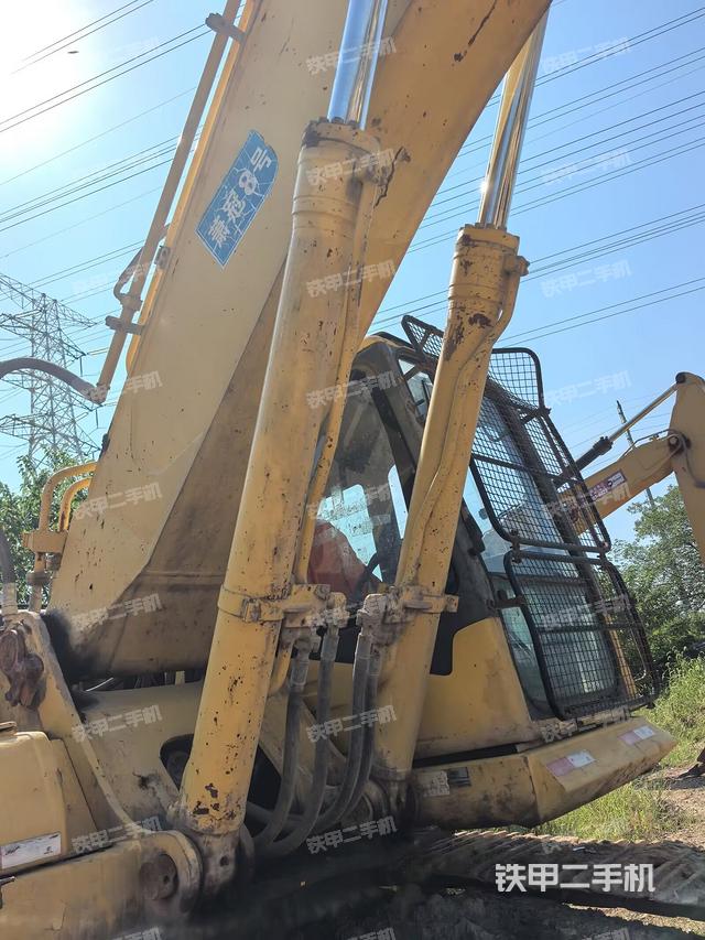 大臂油缸整體?豎拍（工作和回轉(zhuǎn)裝置）