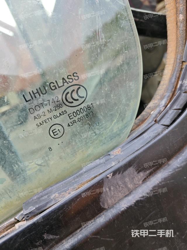 后窗玻璃角标（驾驶室部分）