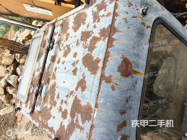 驾驶室顶部（整机外观）