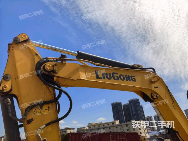 大臂根部?斜（工作和回轉(zhuǎn)裝置）