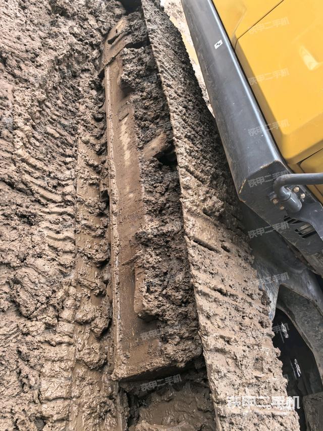 右驱动轮（行走机构）