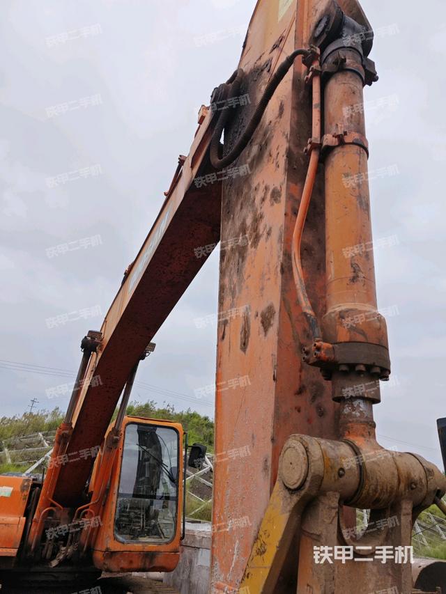 小臂整体右前（工作和回转装置）