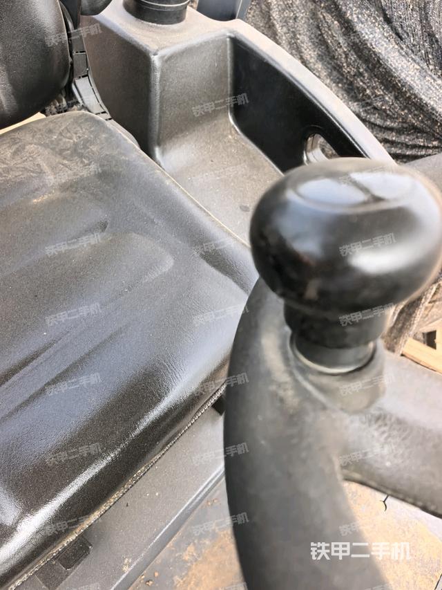 后玻璃角标（压路机驾驶室）