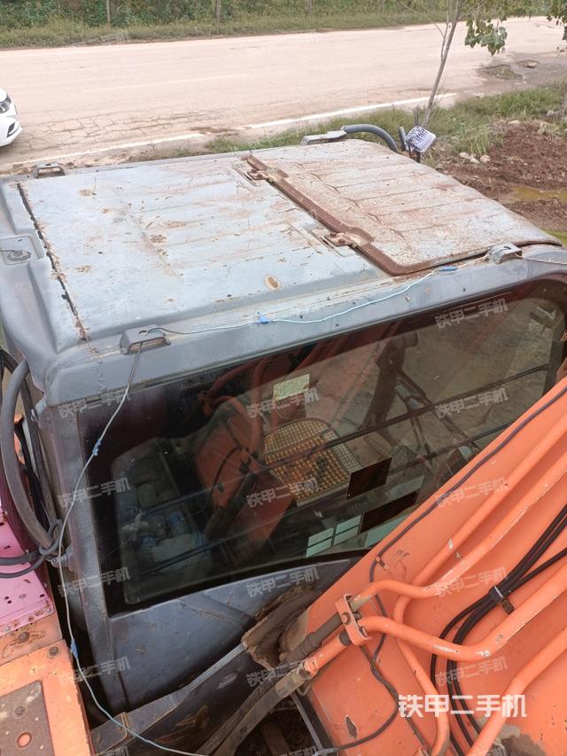 駕駛室頂部（整機(jī)外觀）