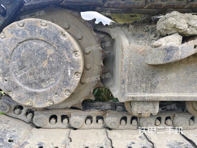 右驱动轮（行走机构）