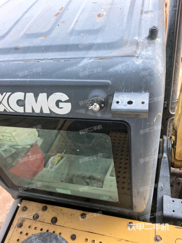 駕駛室頂部（整機外觀）