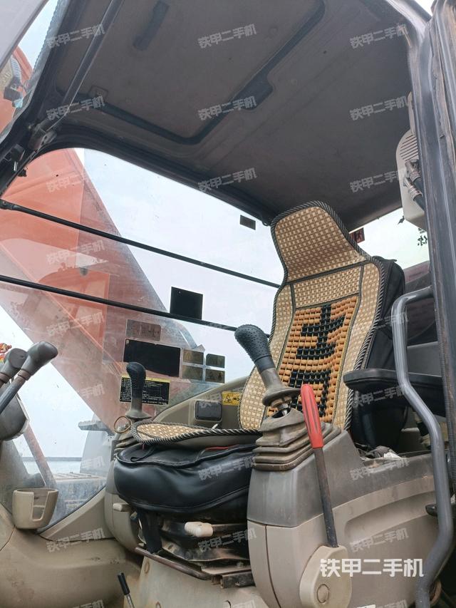 駕駛室整體（整機(jī)外觀）