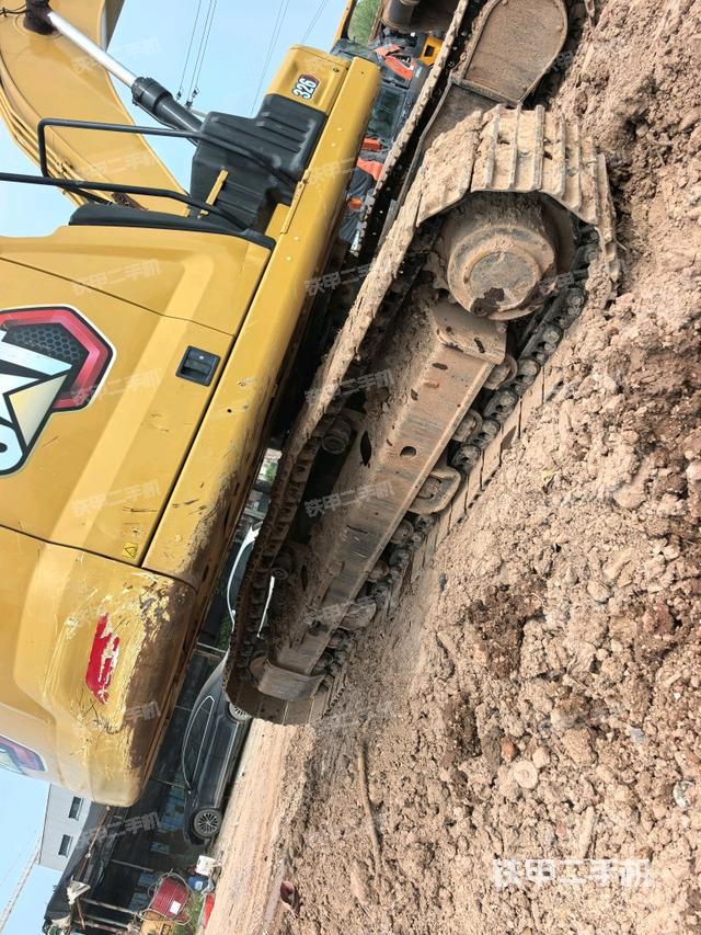 單側(cè)履帶整體（整機(jī)外觀）