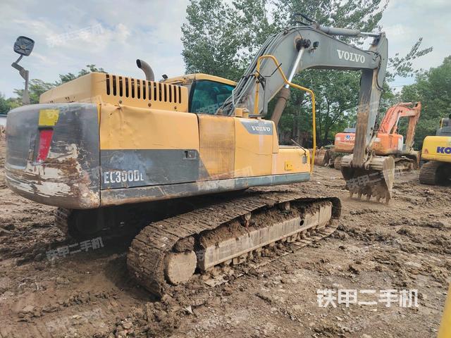 整機右后45°（整機外觀）