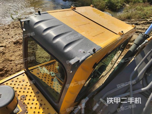 駕駛室頂部（整機(jī)外觀）