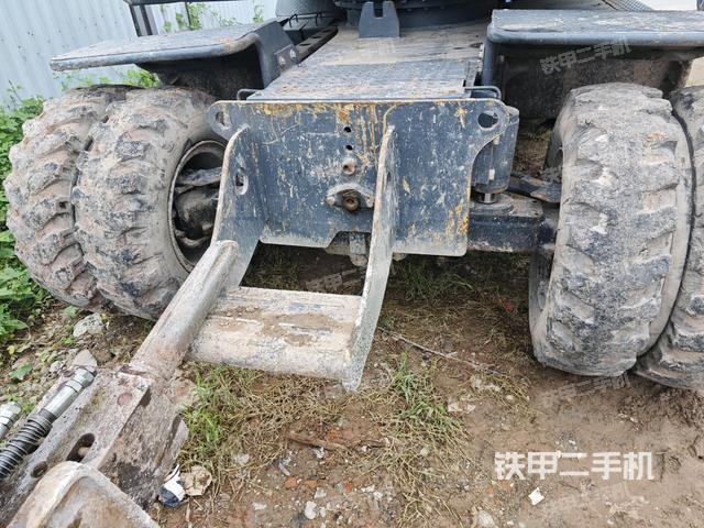 转盘和下车架正前（工作和回转装置）