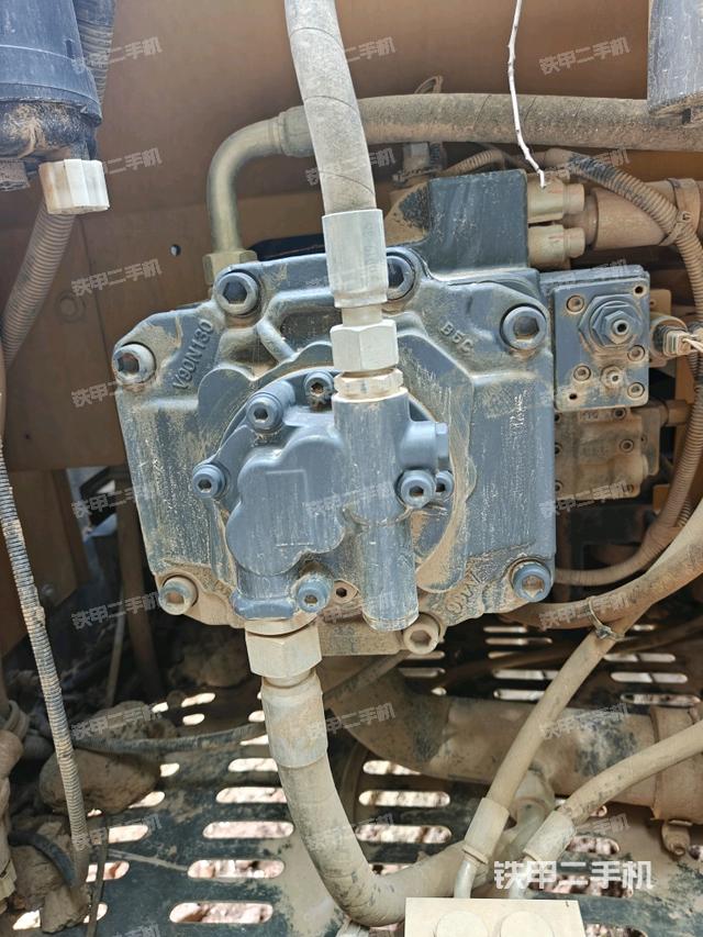 液壓泵室（大件艙室）