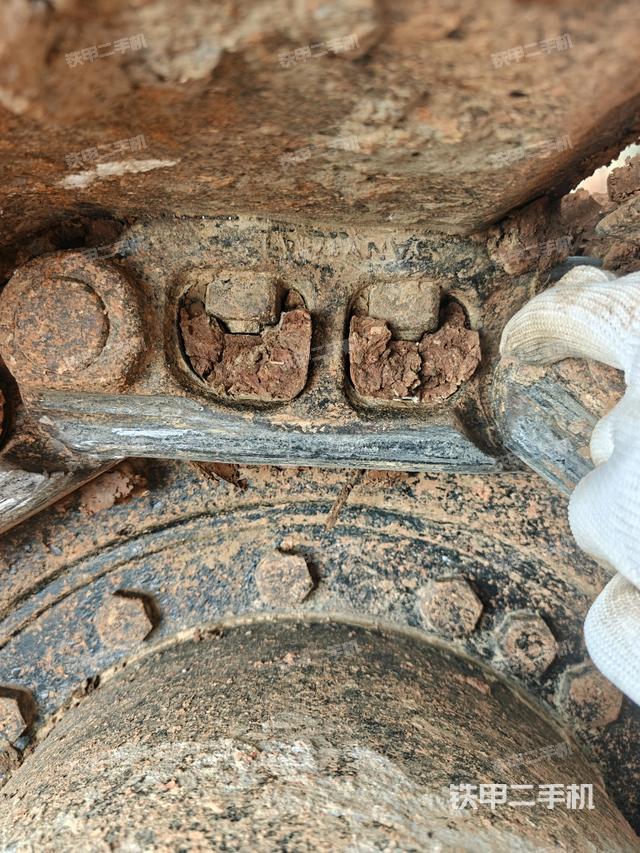 左侧行走马达盖板（行走机构）