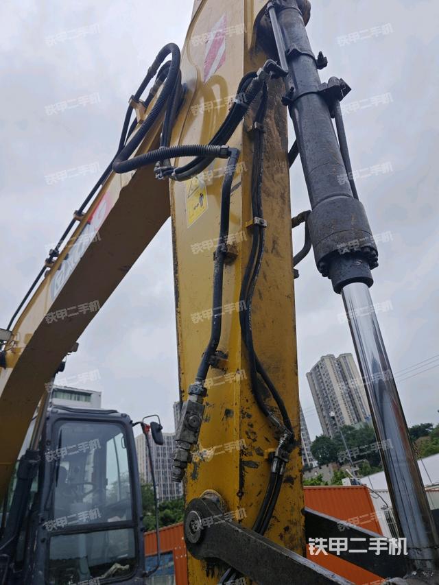 小臂整体右前（工作和回转装置）