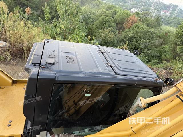 驾驶室顶部俯视(上车部件) 驾驶室顶部俯视(上车部件)