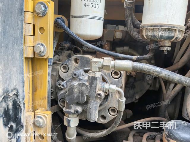 液壓泵艙室正面整體（整機(jī)外觀）