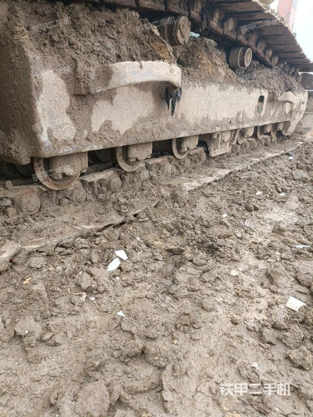 單側(cè)履帶整體（整機(jī)外觀）